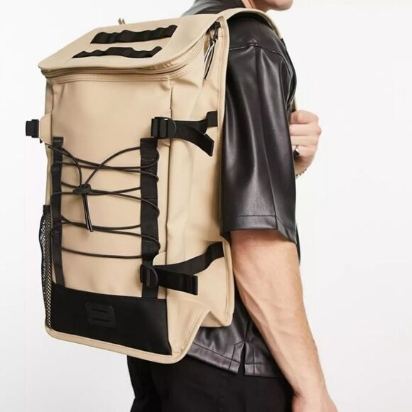 $170 RAINS MOUNTAINEER TRAIL WATERPROOF LAPTOP TAN BLACK BACKPACK TRAVEL BAG NEW - Picture 1 of 4